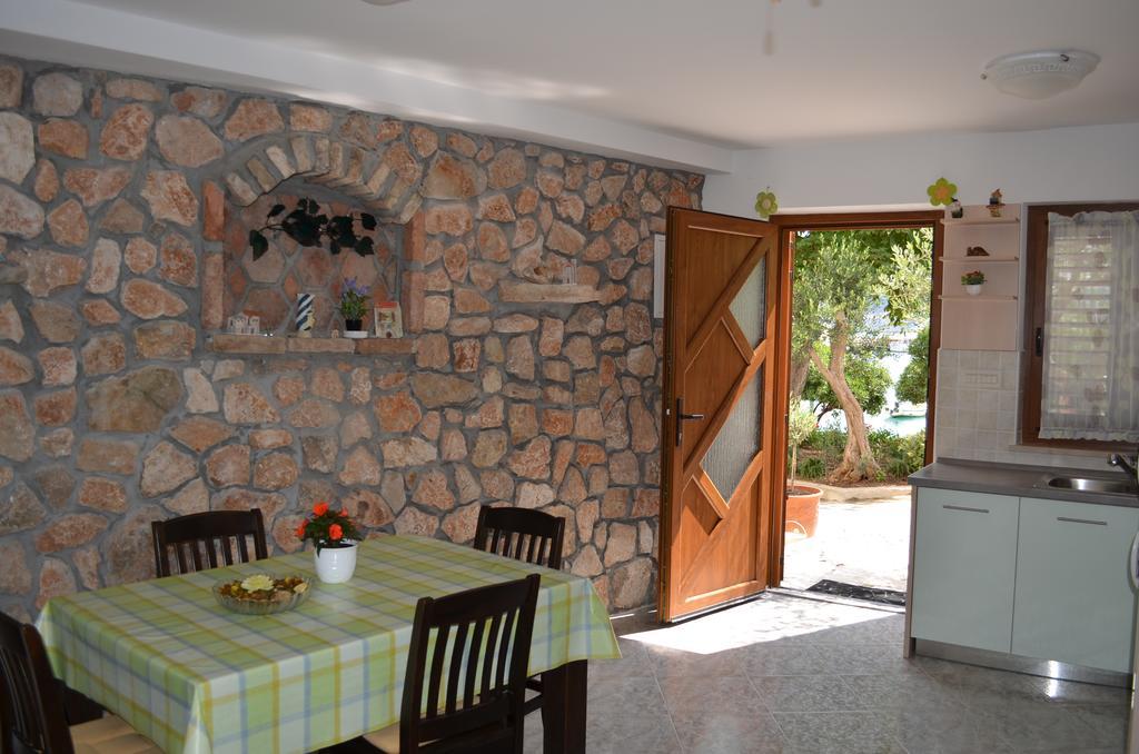 Apartments Lora Baška Quarto foto